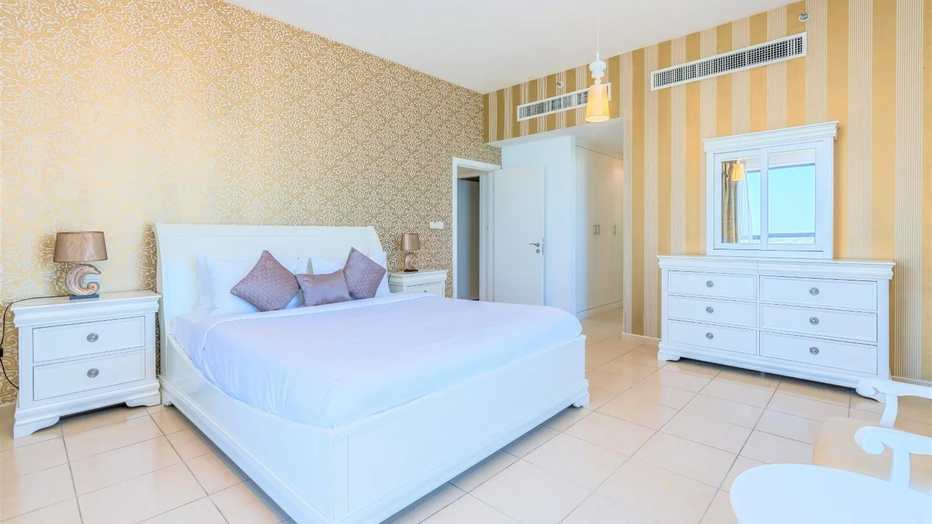 Stunning Beach Front Apt Dubai Eye View Jbr Dubai Daire