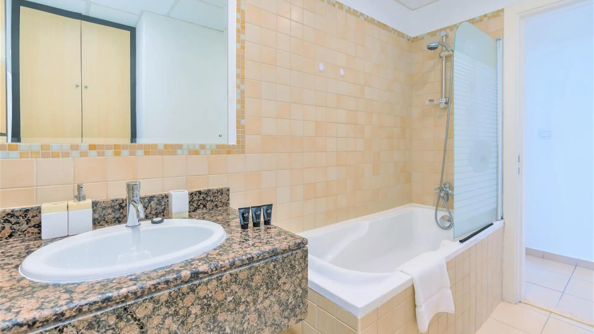 Stunning Beach Front Apt Dubai Eye View Jbr Dubai Daire